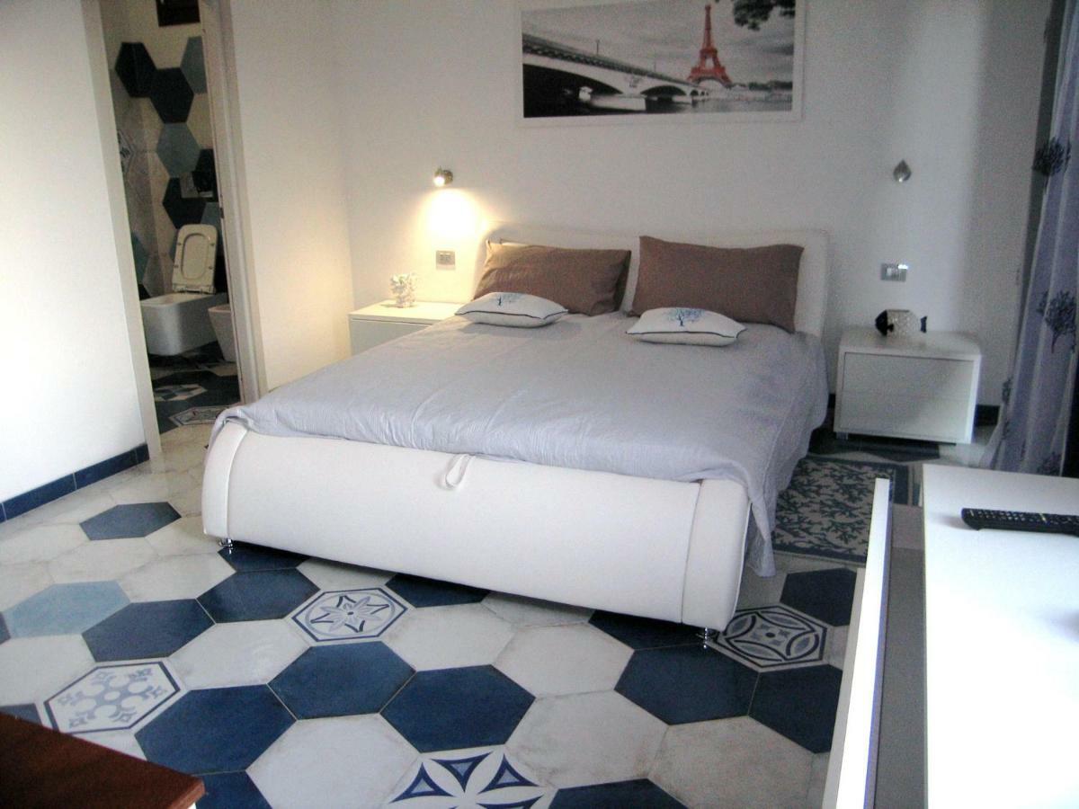 Suites De Mar Santa Teresa Gallura Buitenkant foto