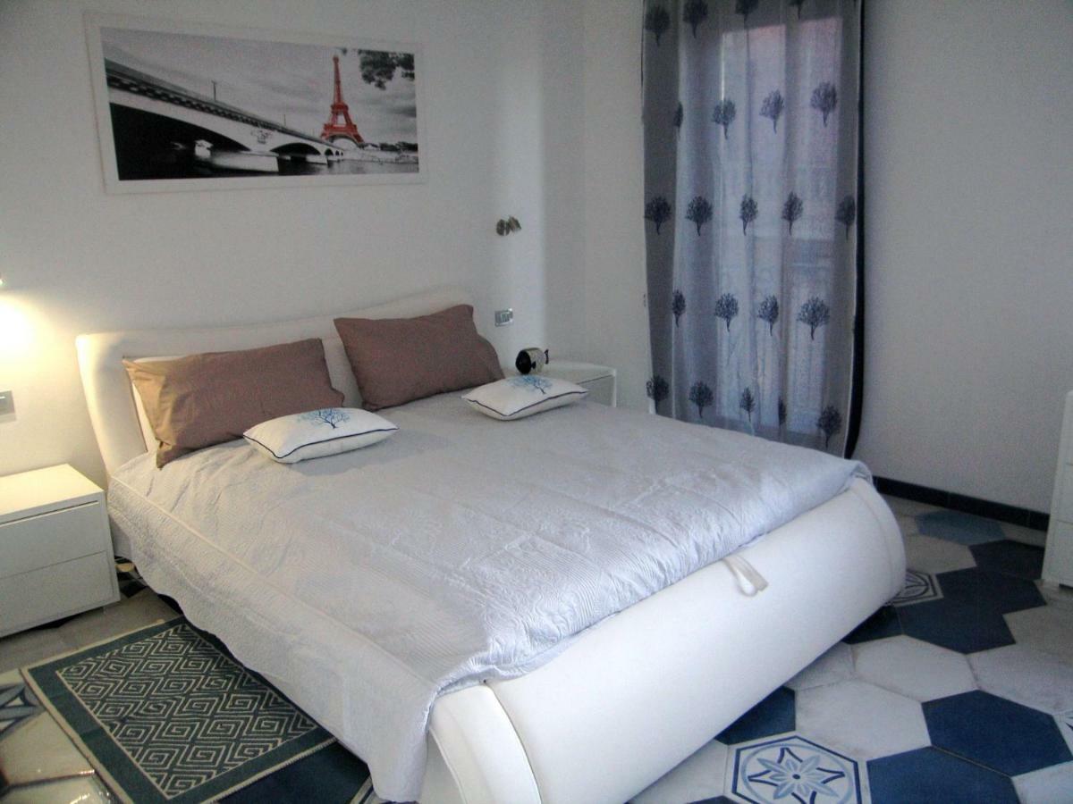 Suites De Mar Santa Teresa Gallura Buitenkant foto
