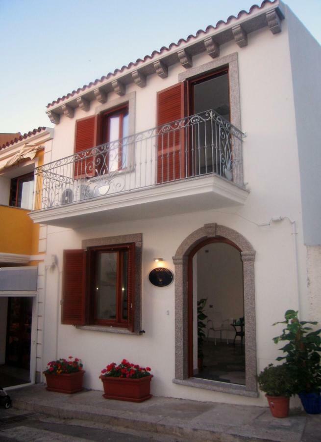 Suites De Mar Santa Teresa Gallura Buitenkant foto
