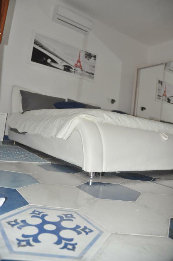 Suites De Mar Santa Teresa Gallura Buitenkant foto