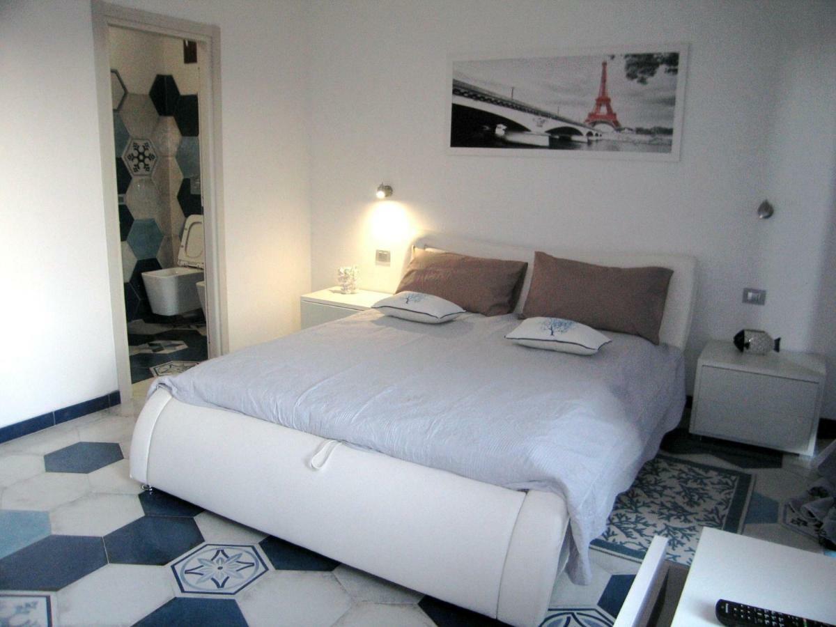Suites De Mar Santa Teresa Gallura Buitenkant foto