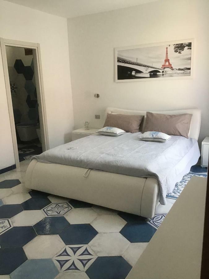 Suites De Mar Santa Teresa Gallura Buitenkant foto
