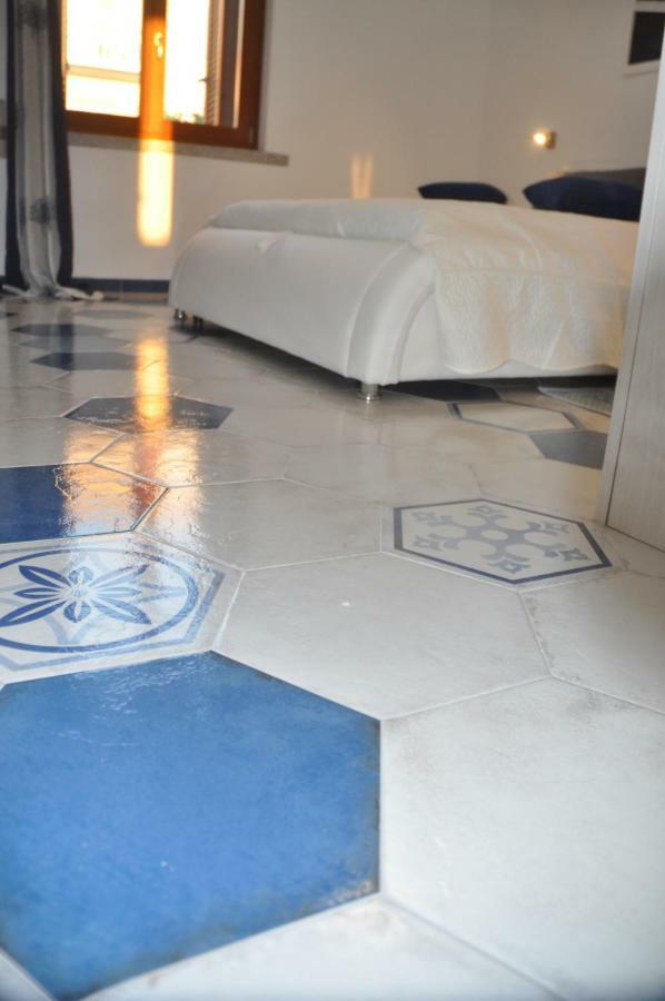 Suites De Mar Santa Teresa Gallura Buitenkant foto