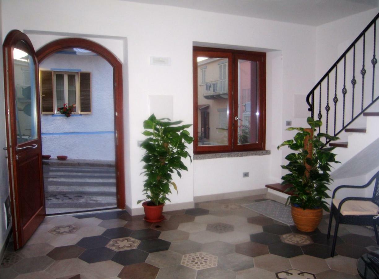 Suites De Mar Santa Teresa Gallura Buitenkant foto