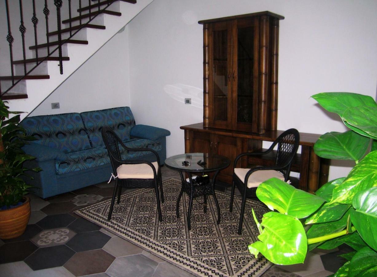 Suites De Mar Santa Teresa Gallura Buitenkant foto
